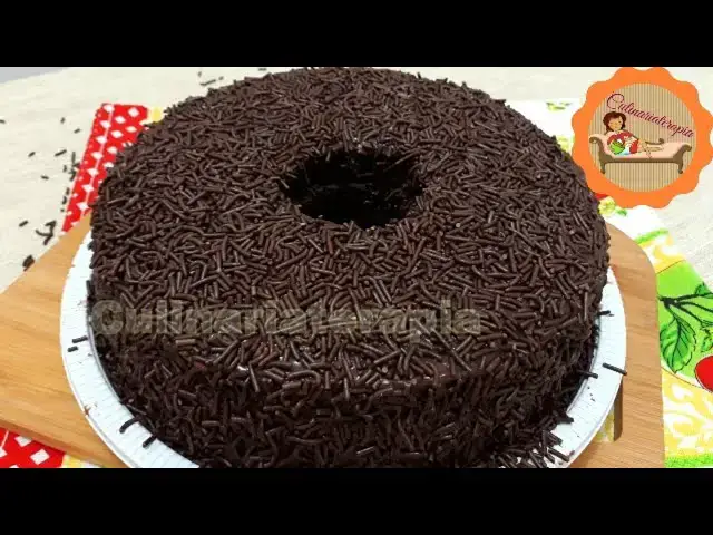 Video thumbnail for CHOCOLATE - BOLO DE CHOCOLATE FÁCIL E RÁPIDO BRIGADEIRÃO GELADO