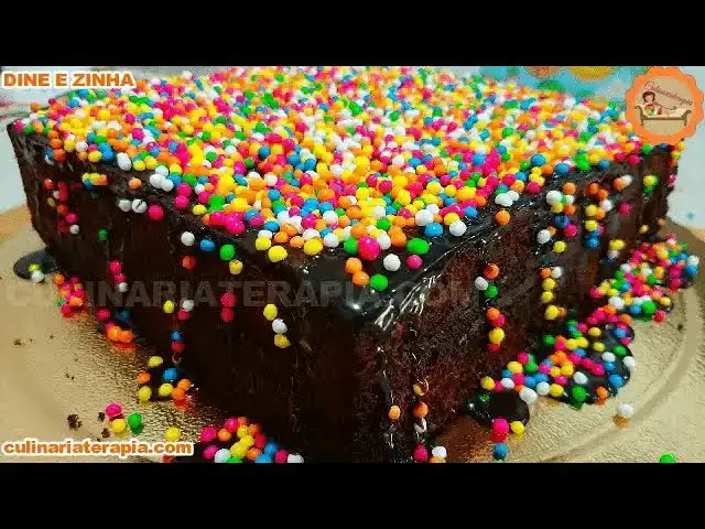 Video thumbnail for BOLO DE CHOCOLATE FÁCIL E RÁPIDO DE LIQUIDIFICADOR SUPER FOFINHO