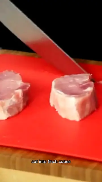 Video thumbnail for beef bourguignon recipe