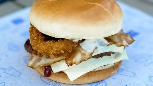 'Video thumbnail for The Most Unhealthy Burger You Can Order At A Fast Food Chain'