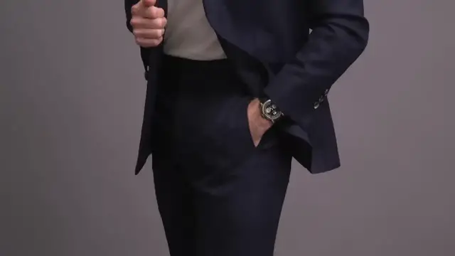 Video thumbnail for 5 Navy Suit Summer Outfit Ideas