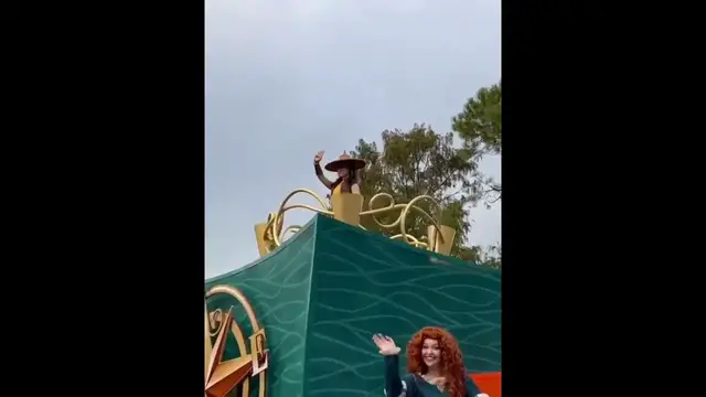Raya Debuts at #disneyworld in Disney’s Adventure Friends Cavalcade # ...