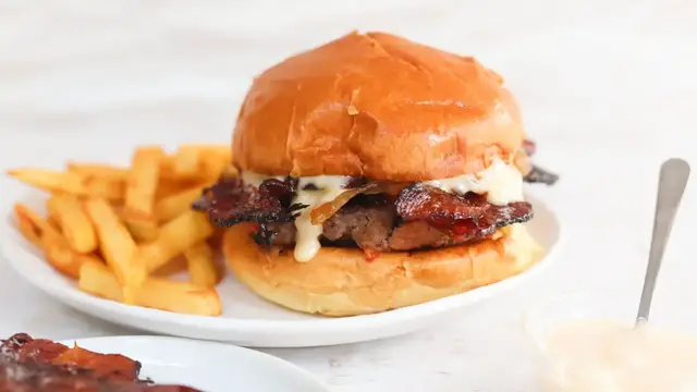 Video thumbnail for Sweet And Spicy Bacon Burger Recipe