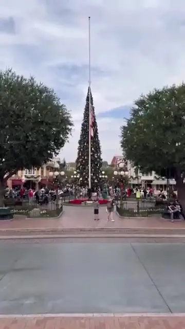 'Video thumbnail for Who’s ready for the Holidays at the Disneyland Resort?'