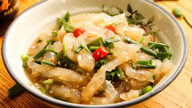 Video thumbnail for Best Chinese Cold Jellyfish Salad Recipe