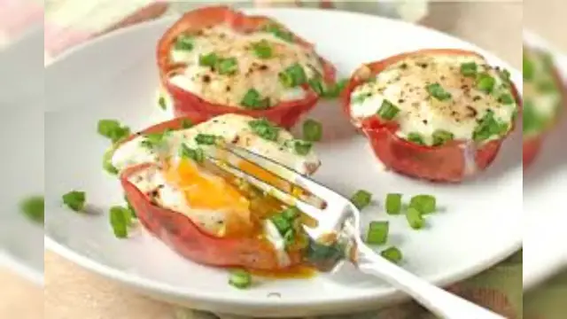 'Video thumbnail for How to make Ham and Egg Cups '
