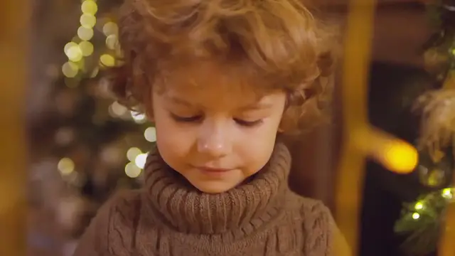 Video thumbnail for Heartfelt Christmas Messages to Share with Your Loved Ones in 2024