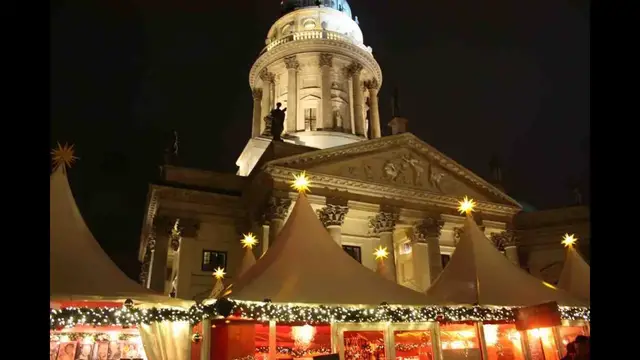 Video thumbnail for Weihnachtsmarkt am Gendarmenmarkt in Berlin