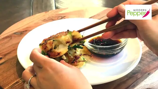 'Video thumbnail for Fresh Scallop   Onion Korean Pancake (PaJeon 해물 파전) w  Soy Sauce Vinaigrette   Modern Pepper  10(720P HD)'
