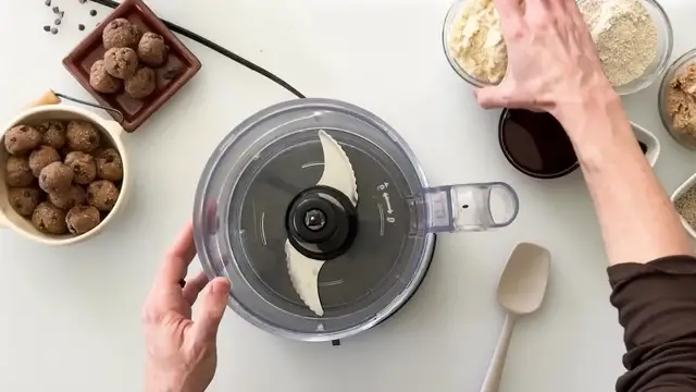 Video thumbnail for BEST Chocolate Chip Cookie Dough Energy Bites   Naturally Sweetened   Easy   Quick   Gluten Free(720P HD)