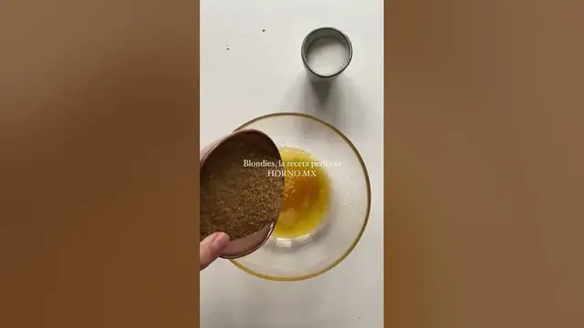 'Video thumbnail for Blondies la receta perfecta Horno Mx #shorts #receta #blondies #postre #chocolate'