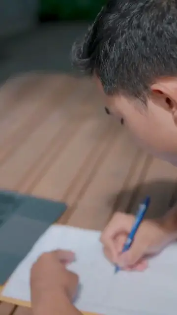 Video thumbnail for 7 Ways To Get Paid Online As A Freelancer In 2025