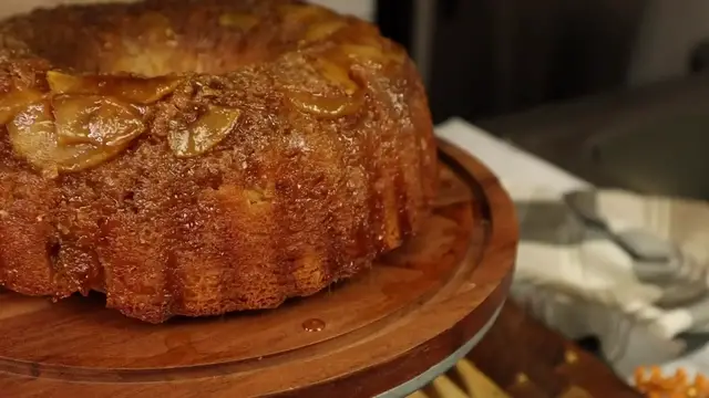 Video thumbnail for The BEST Apple Pie Bundt Cake(720P 60FPS)