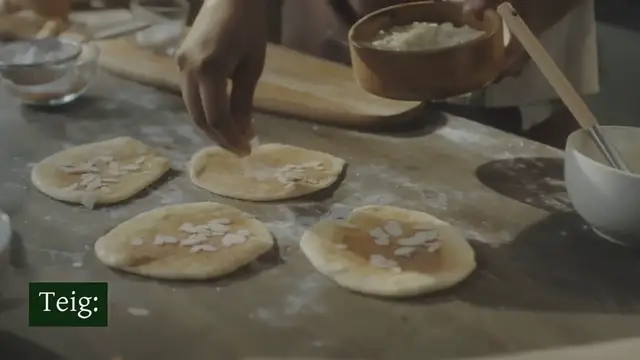 Video thumbnail for Low Carb No Bake Quark-Sahne-Torte mit roter Grütze