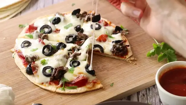 'Video thumbnail for BEST Air Fryer Tortilla Pizza Easy Low Carb Recipe(720P HD)'