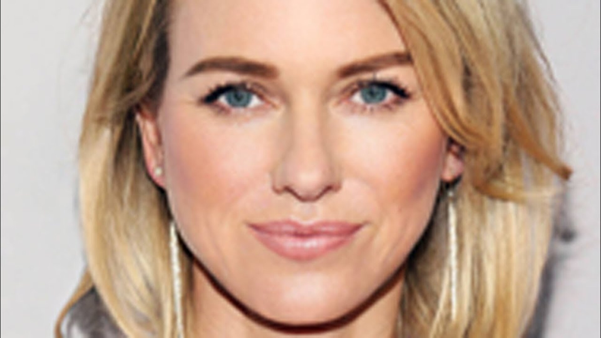 Video thumbnail for Makeup Tricks That Instantly Make You Look Younger