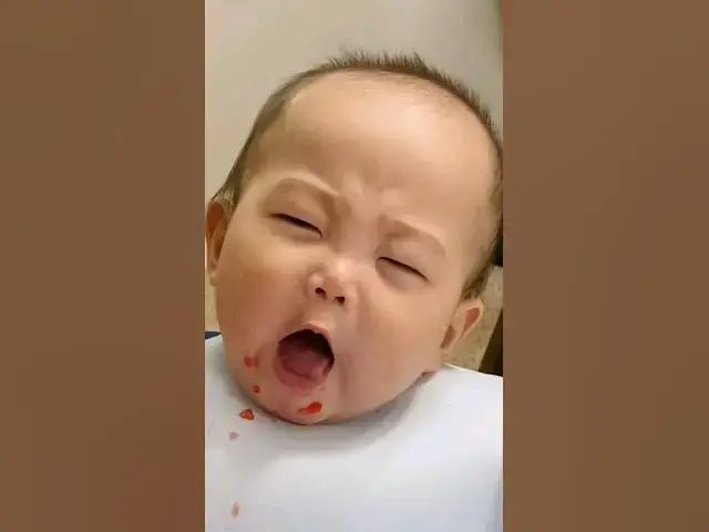 Video thumbnail for 태어나 라즈베리 처음 먹은 아기 반응ㅋㅋㅋㅋ