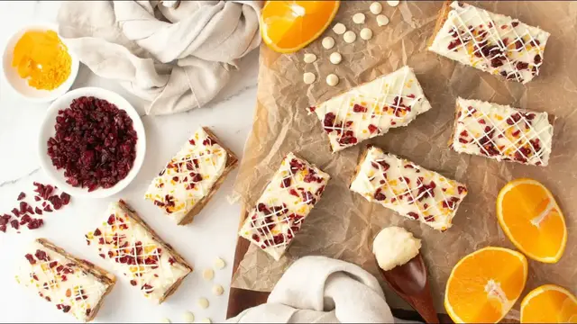 Video thumbnail for Copycat Starbucks Cranberry Bliss Bar Recipe
