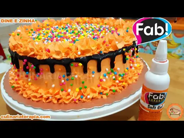 Video thumbnail for Bolo de Cenoura Recheado e Decorado para Festas @Culinariaterapia