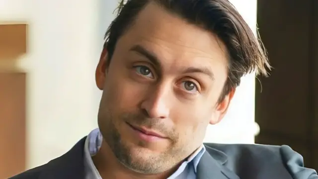 Video thumbnail for The Ending Of Succession Explained