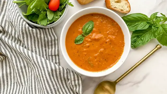 Video thumbnail for Creamy Roasted Tomato Soup Recipe