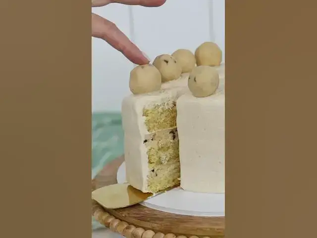 Video thumbnail for Definitely my favourite cake ever!! Tutorial is linked at the end or recipe on britishgirlbakes.com