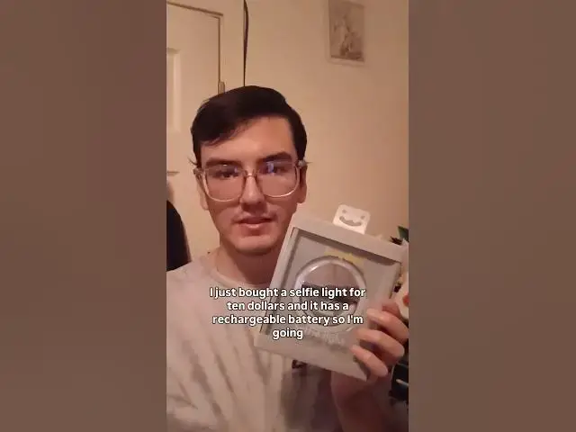 Video thumbnail for Trying Out the Selfie Light for My Phone #minivlog #selfielight