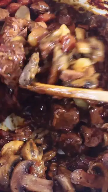 'Video thumbnail for 🥩BEEF BOURGUIGNON🥩'