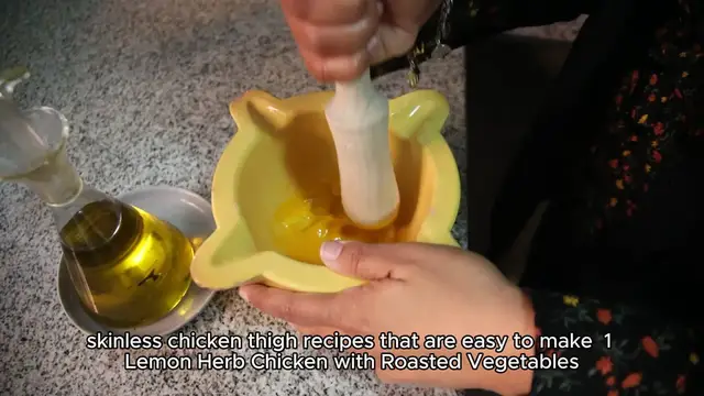 Video thumbnail for boneless chicken thigh recipe