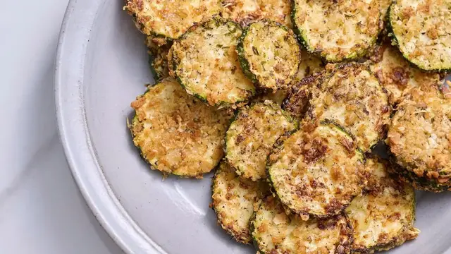 Video thumbnail for These Air Fryer Zucchini Chips Only Require 3 Ingredients