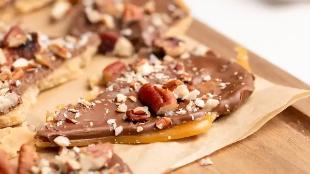 'Video thumbnail for Classic 5-Ingredient English Toffee Recipe'