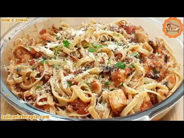 Video thumbnail for O Segredo da Minha Mãe! a melhor Macarronada com Frango Fácil e Deliciosa