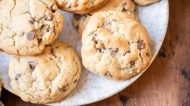 'Video thumbnail for Copycat Crumbl Chocolate Chip Cookies Recipe'
