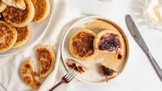'Video thumbnail for Classic English Crumpets Recipe'