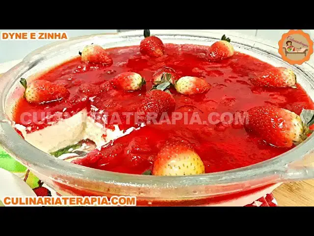 Video thumbnail for Sobremesa Delícia Cremosa de Coco e Morango - Receita Fácil