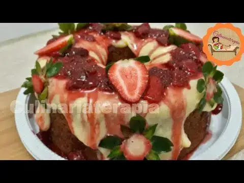 Video thumbnail for BOLO SOBREMESA DE MORANGO SUPER FOFINHO COM COBERTURA CREMOSA