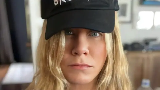 'Video thumbnail for What Jennifer Aniston Really Looks Like Without Makeup On'