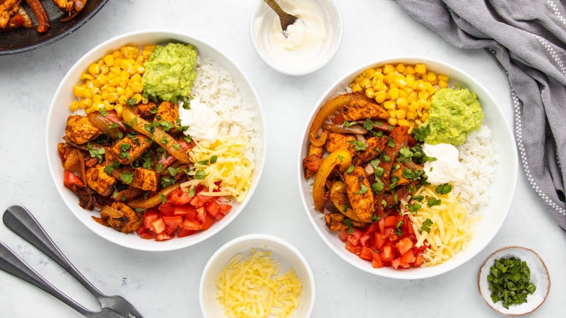 Video thumbnail for The Chicken Fajita Bowl Recipe That's Loaded With All The Toppings You Crave