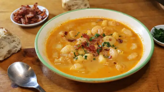 'Video thumbnail for This Long Island Seafood Chowder Gets A Twist With Roasted Red Pepper'