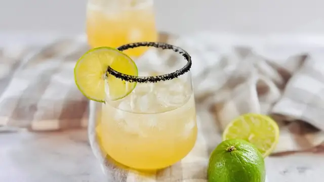 Video thumbnail for Copycat Texas Roadhouse Legend Margarita Recipe