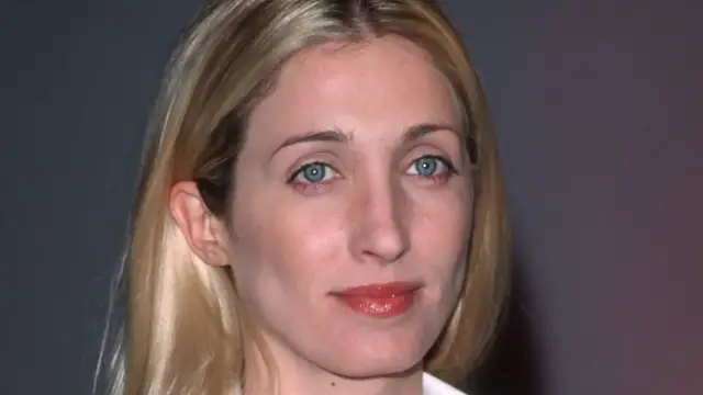 'Video thumbnail for The Tragic Life Of Carolyn Bessette Kennedy Is Heartbreaking'