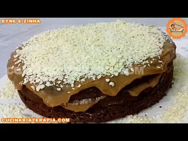 Video thumbnail for Bolo Galega Maluca Irresistível Recheado com Creme de Caramelo e Chocolate Branco