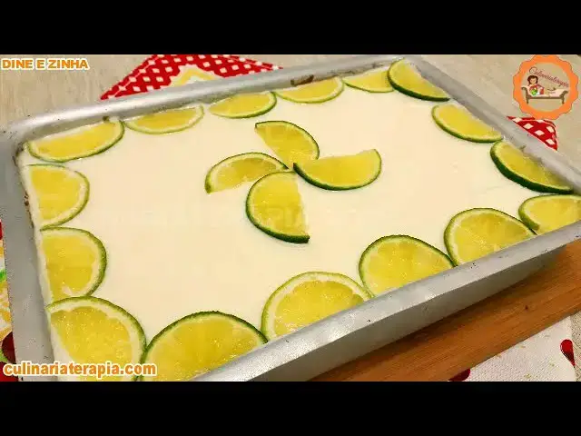 Video thumbnail for BOLO SOBREMESA GELADA DE LIMÃO - Bolo Fofinho Gelado de Limão