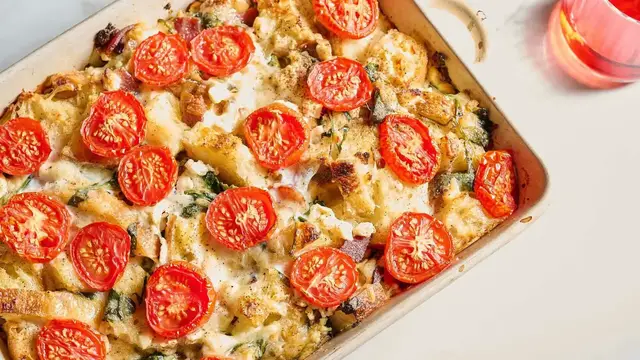 Video thumbnail for Cheesy Tomato Spinach Breakfast Strata Recipe