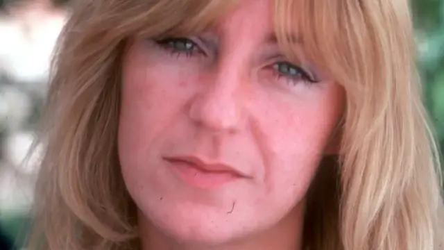 Video thumbnail for A Look Back At Christine McVie's Life And Career