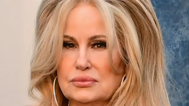 Video thumbnail for Tragic Details About Jennifer Coolidge