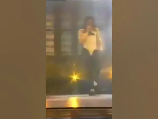 Video thumbnail for Michael Jackson live Wanna Be Startin Somethin 1982