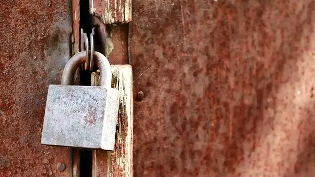 Video thumbnail for Bram Stoker's Dracula vs. Nosferatu Which Vampire Reigns Supreme