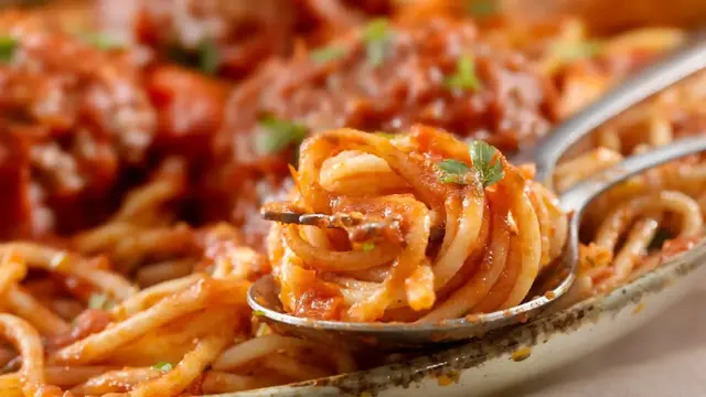 'Video thumbnail for The Secret Ingredient That Adds A Punch To Spaghetti Sauce'