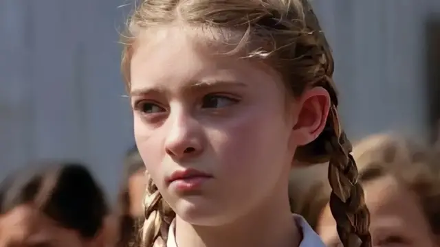 'Video thumbnail for Prim From The Hunger Games Is All Grown Up And Gorgeous Now'